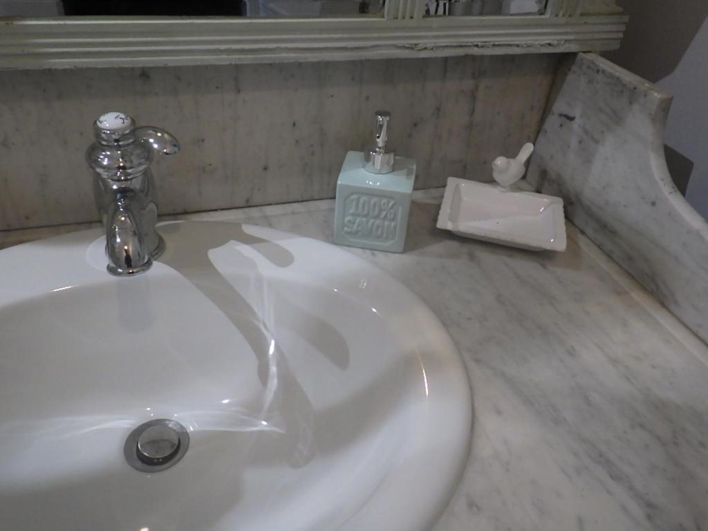 Castel De La Comtesse Bed & Breakfast Blois Bagian luar foto